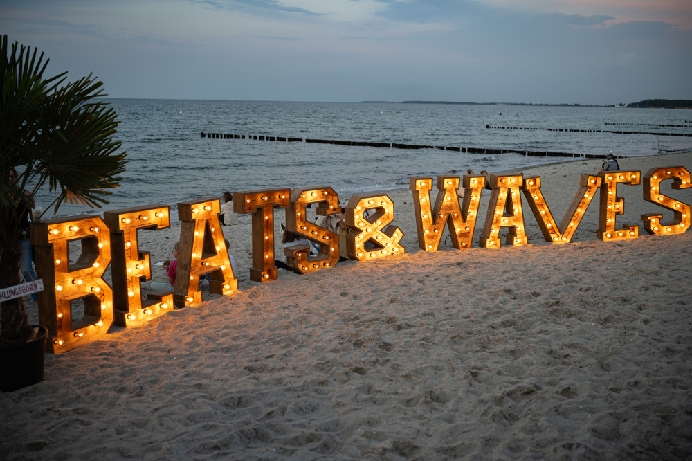 Beats & Waves